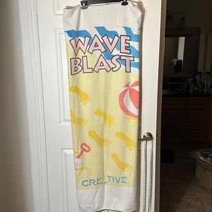 Vintage creative sound waves beach towel